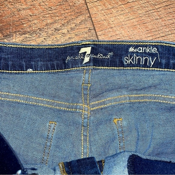 7 For All Mankind Maternity Skinny Jeans - Picture 4 of 11